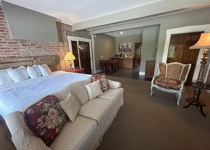 William Watson (adults Only) 4* Pittsfield